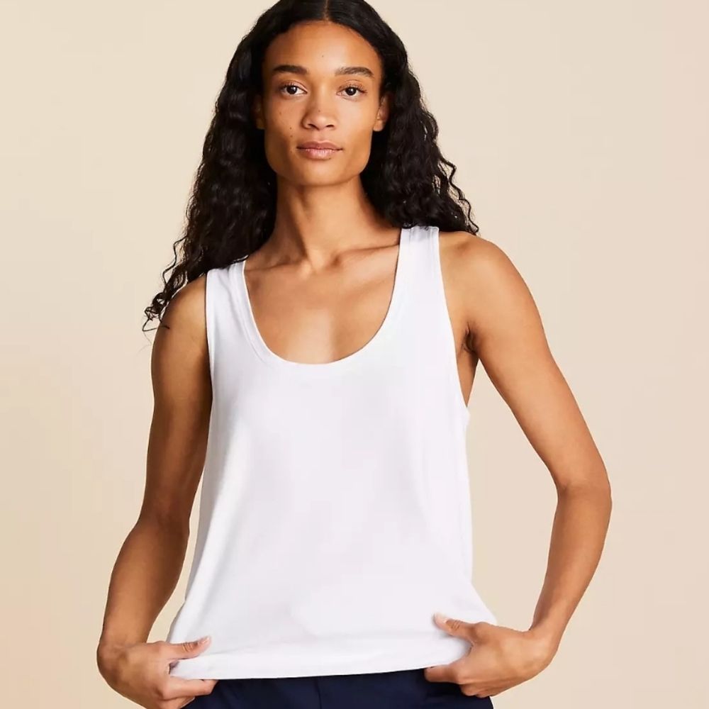 Lou & Grey Off White Sleeveless Women's Top